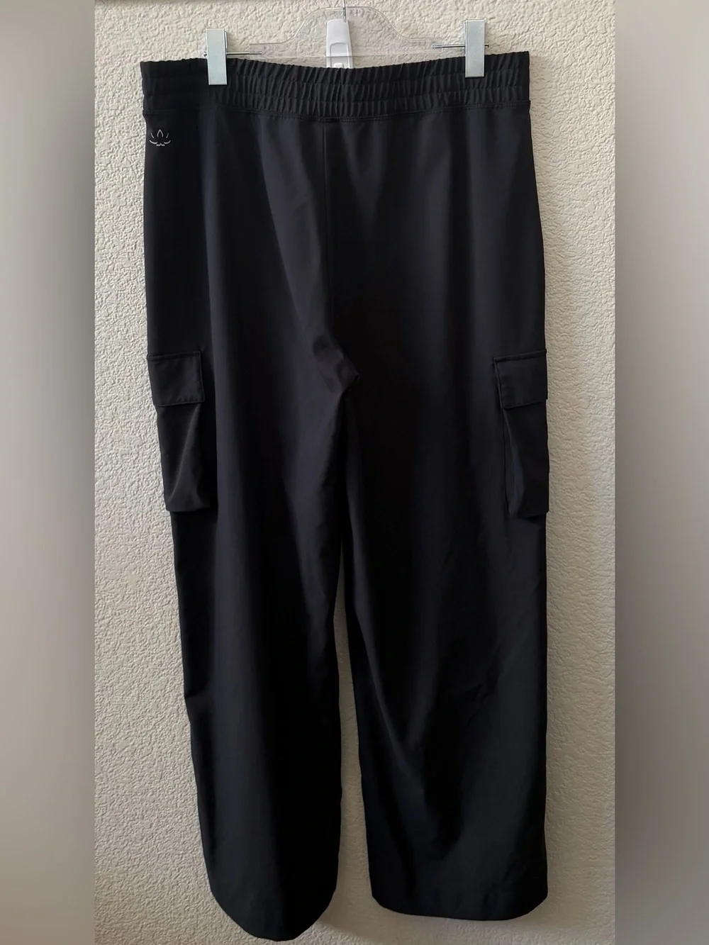Beyond Yoga XL City Chic Wide Leg High Rise Cargo Pant Black Inseam 29.5